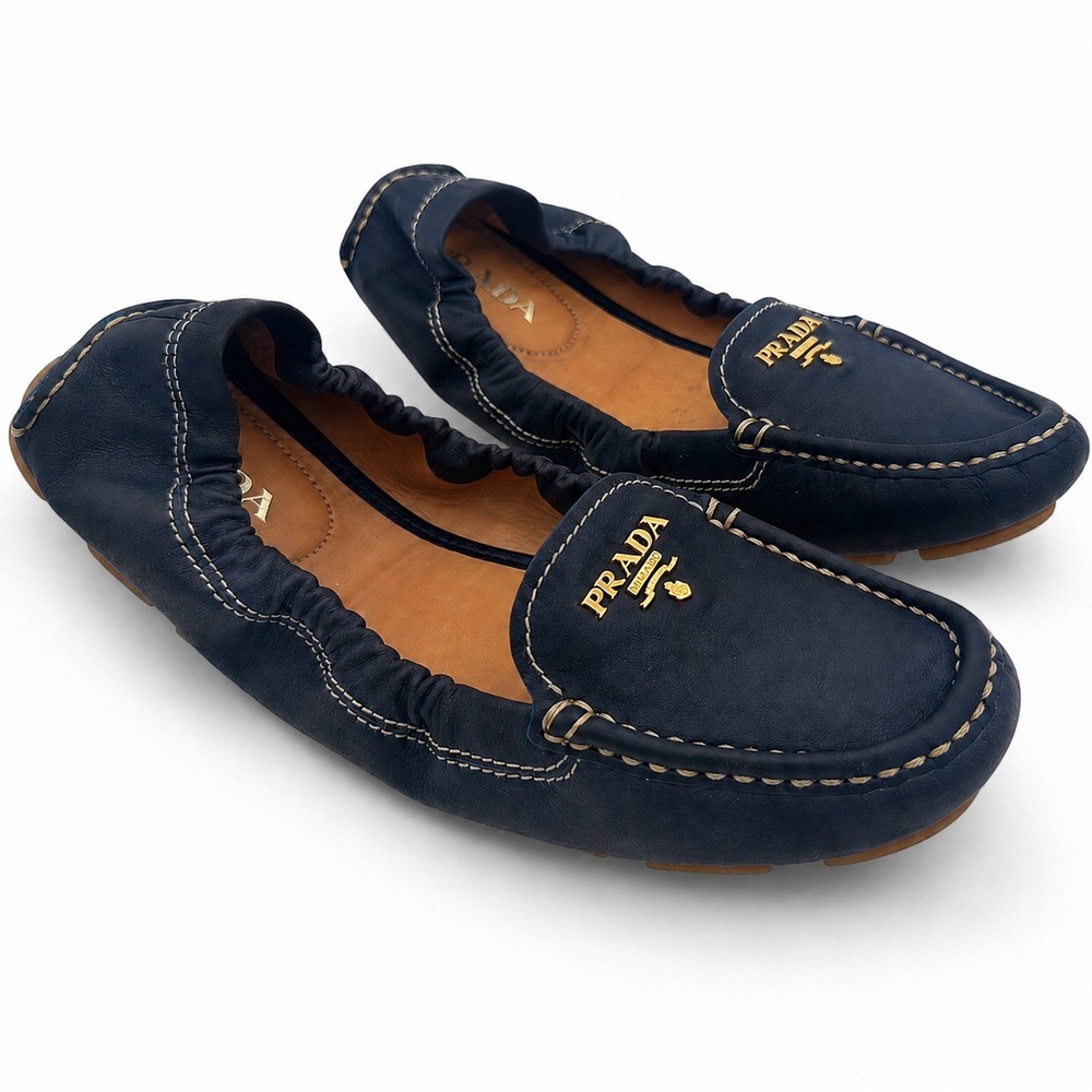 Prada 1DD030 Scrunch Driving Loafers Navy Leather Gold Logo Moccasin Flats 38.5
